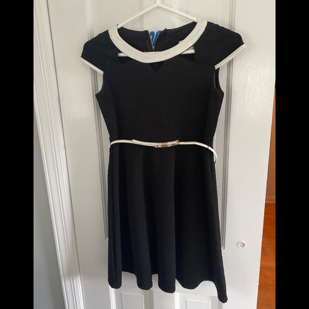Youth Large B&W dress